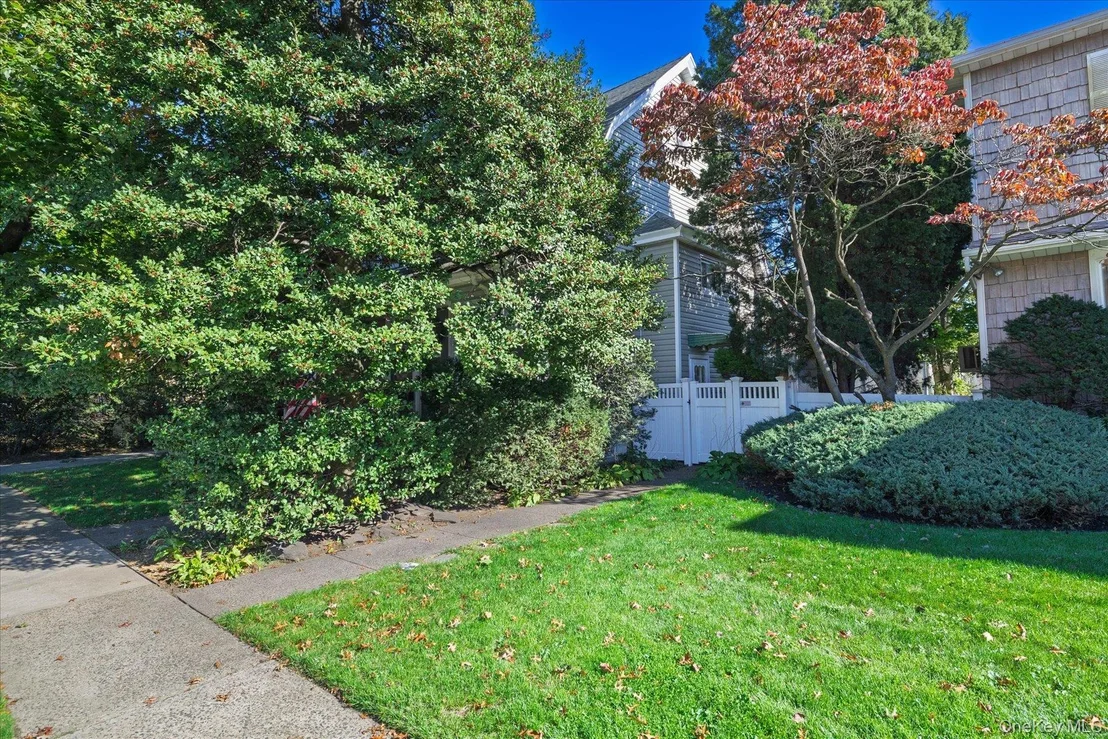 Photo of 2887 Stevens Street