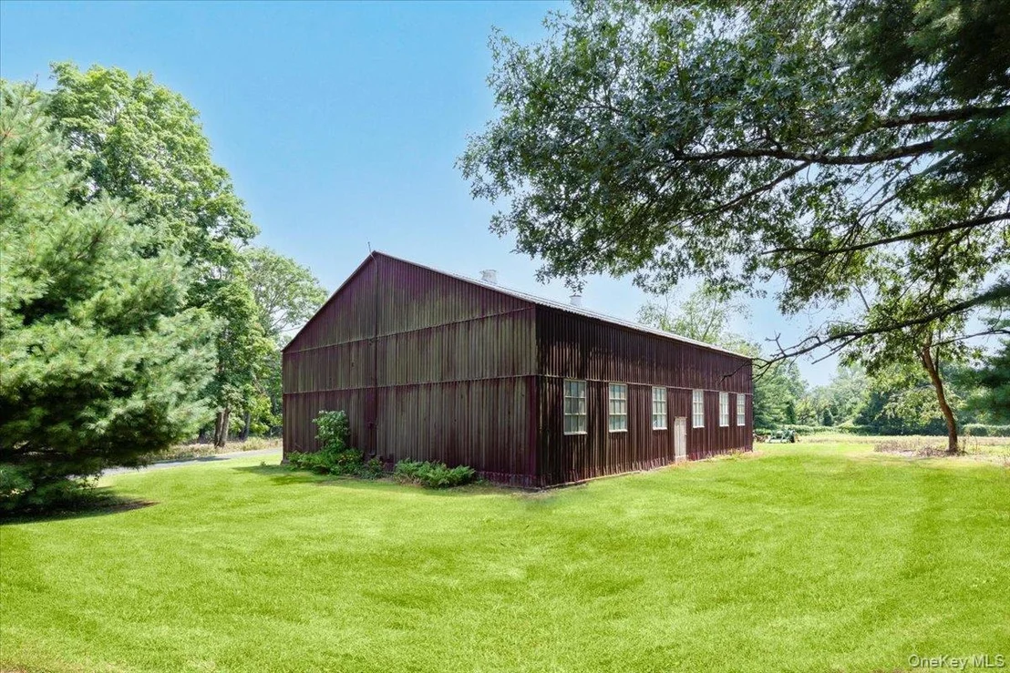 Photo of 2525 Purchase Street