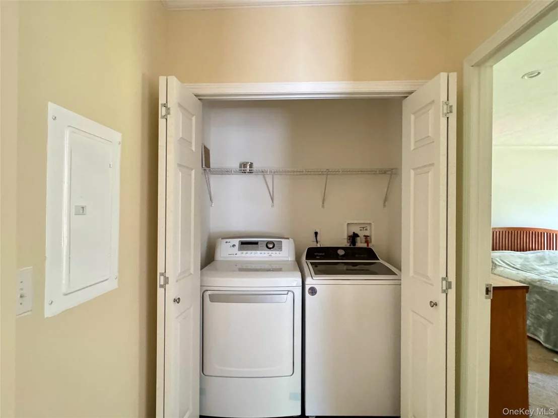 Photo of 484 Edison Timmerman Road