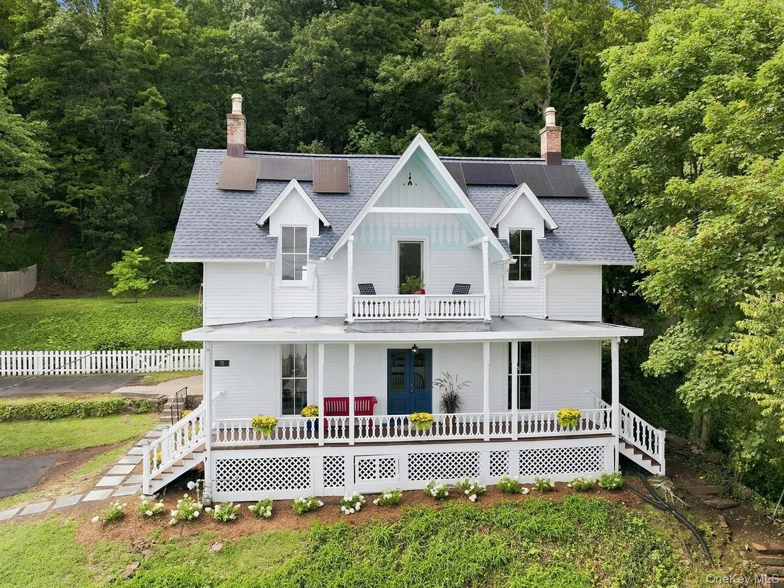 Photo of 75 River Road