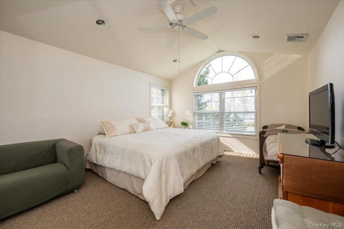 Photo of 253 Blacksmith Road S