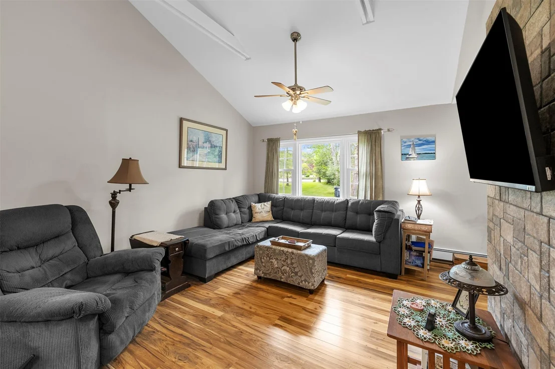 Photo of 2410 Bruynswick Road