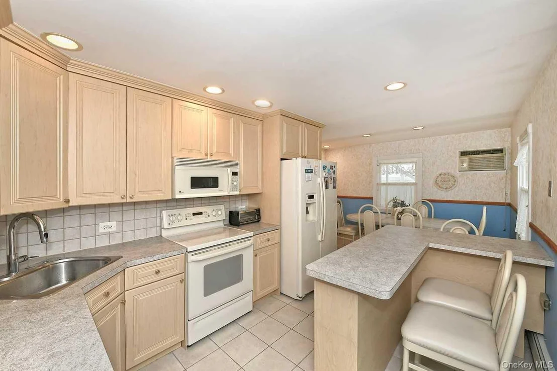 Photo of 203 Saddle Lane