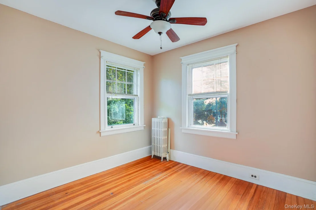 Photo of 170 Hooker Avenue