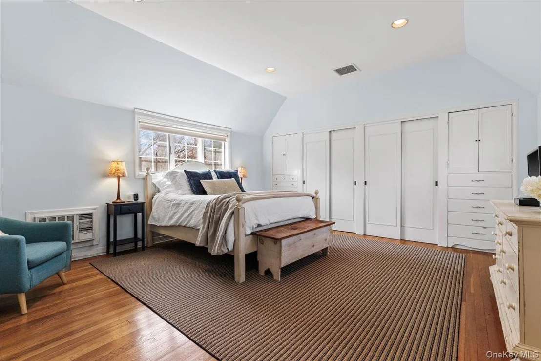 Photo of 6 Walbrooke Circle