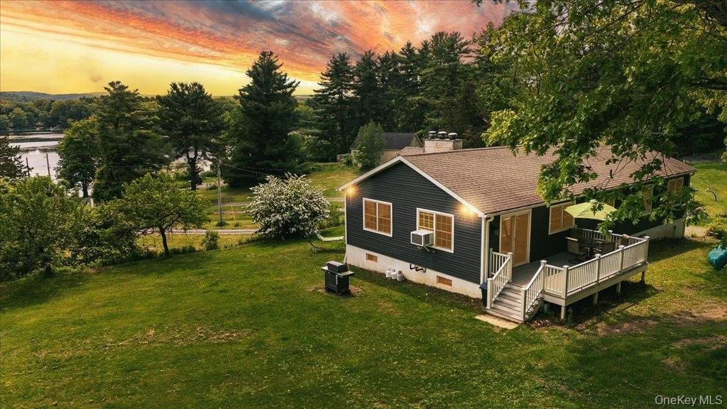 Photo of 553 Lake Road