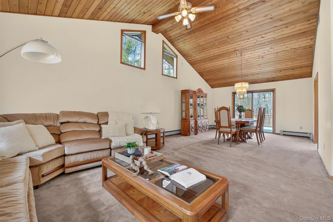 Photo of 31 Deer Ridge Road