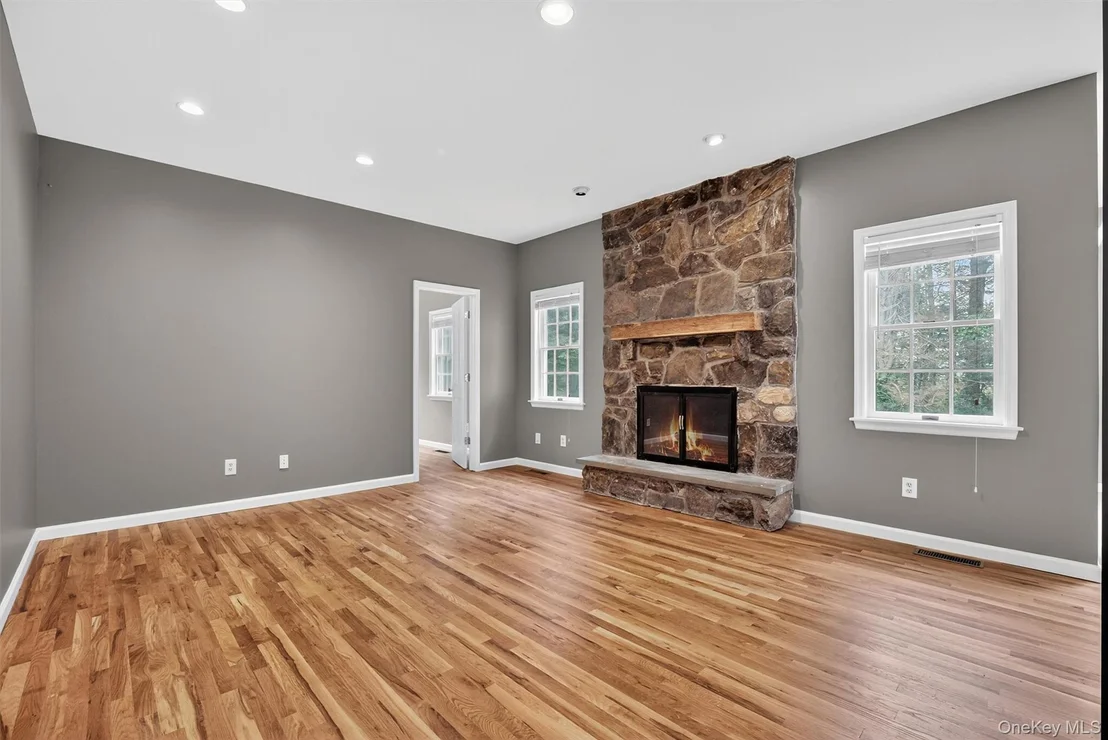 Photo of 16 Apple Summit Lane