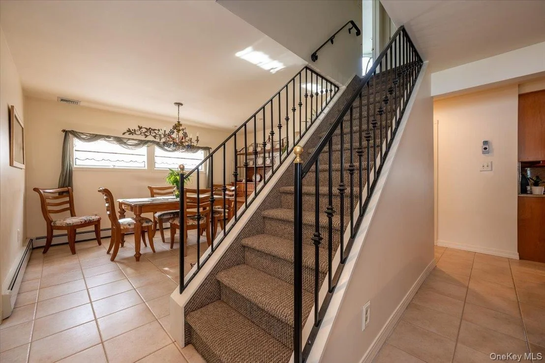 Photo of 253 Blacksmith Road S