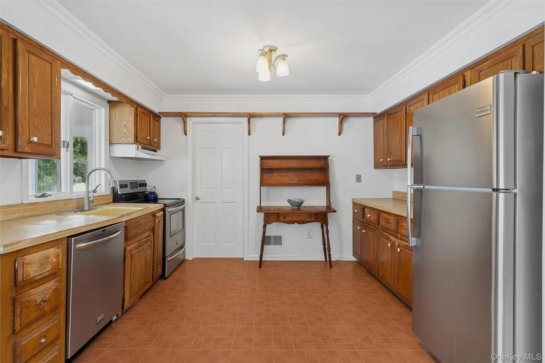 Photo of 350 Soundview Road