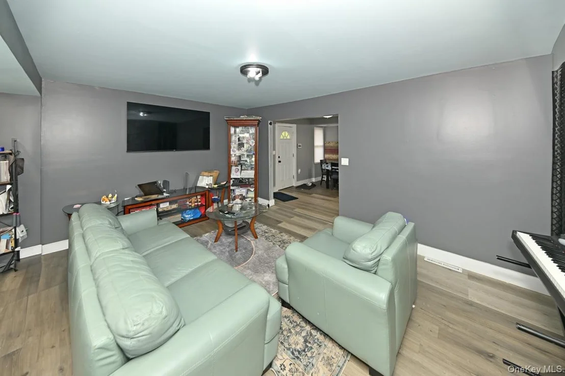 Photo of 19 Beverly Trail