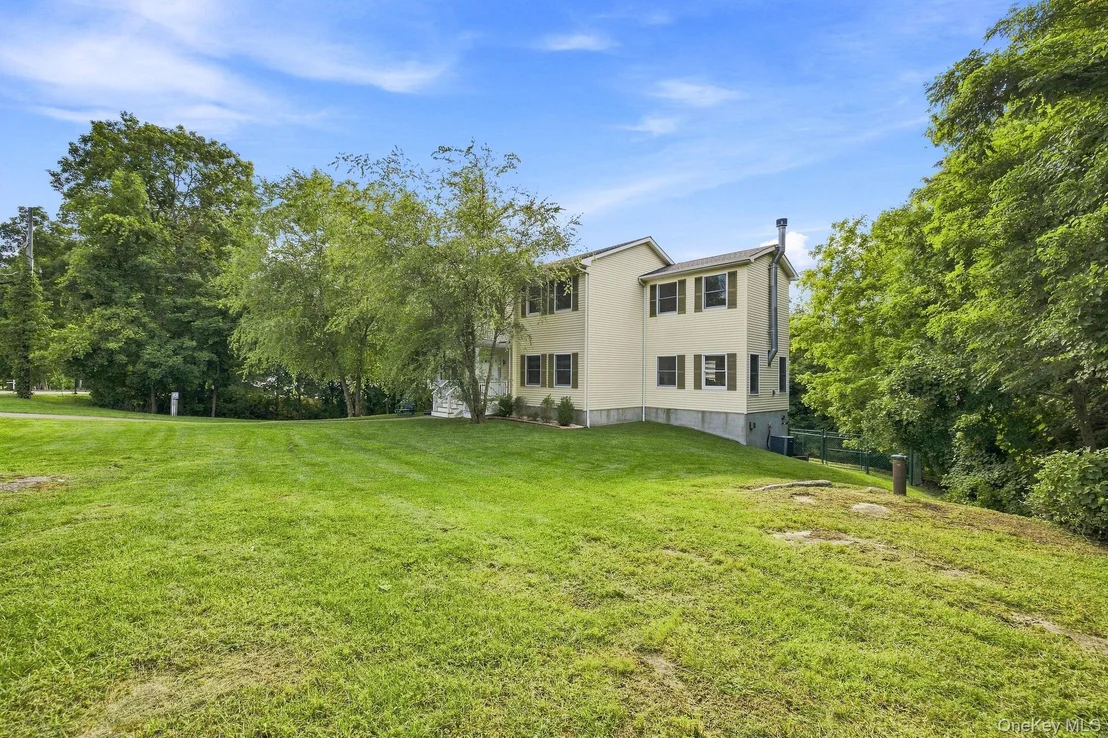 Photo of 480 Haviland Drive