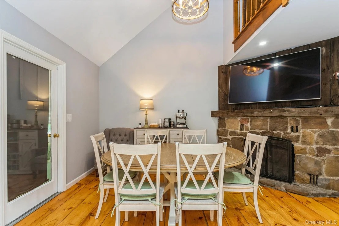 Photo of 324 Garrison Woods Lane