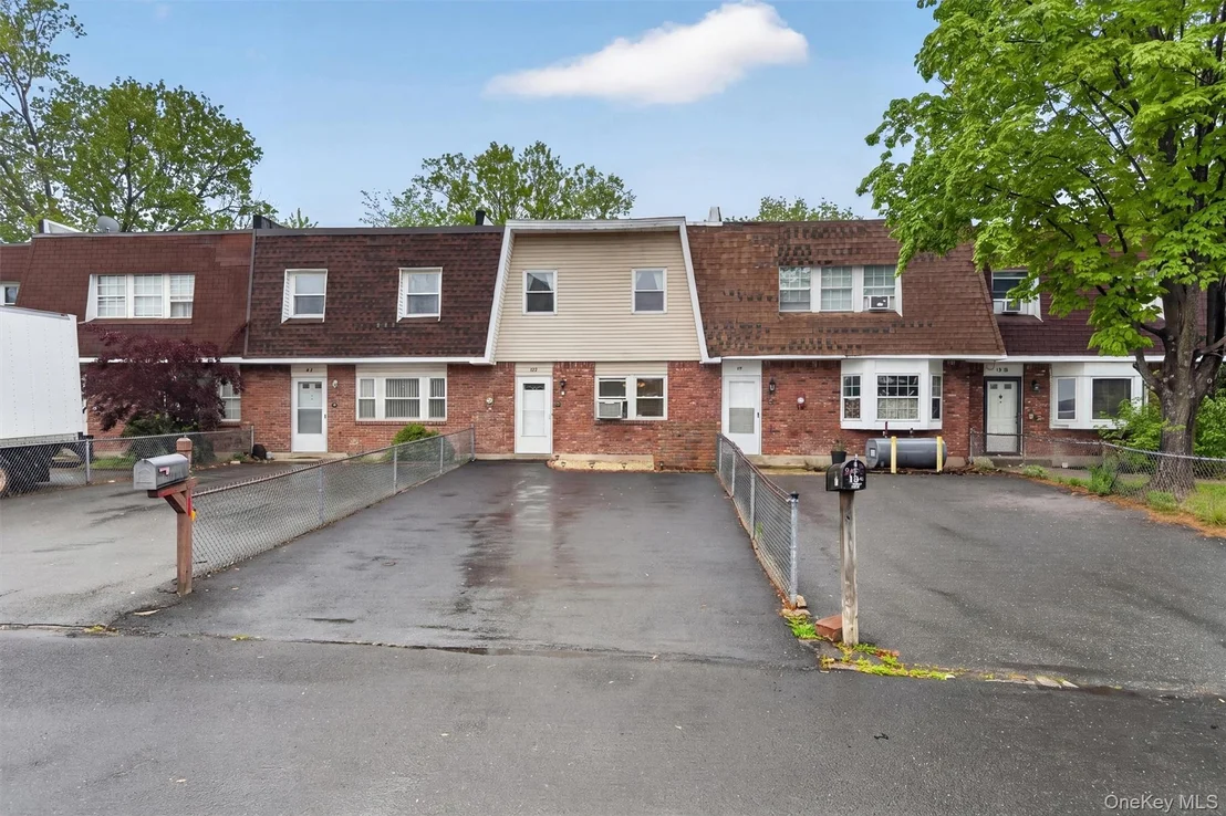 Photo of 80 Sarah Lane