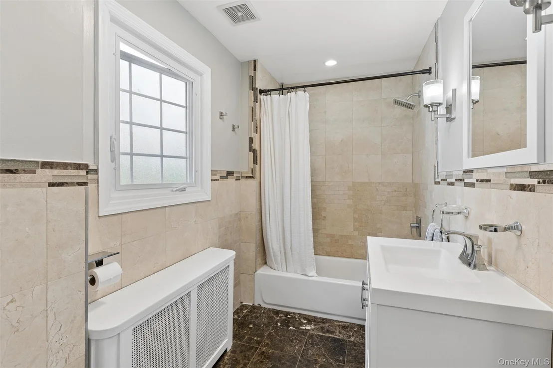 Photo of 20 Beverly Parkway