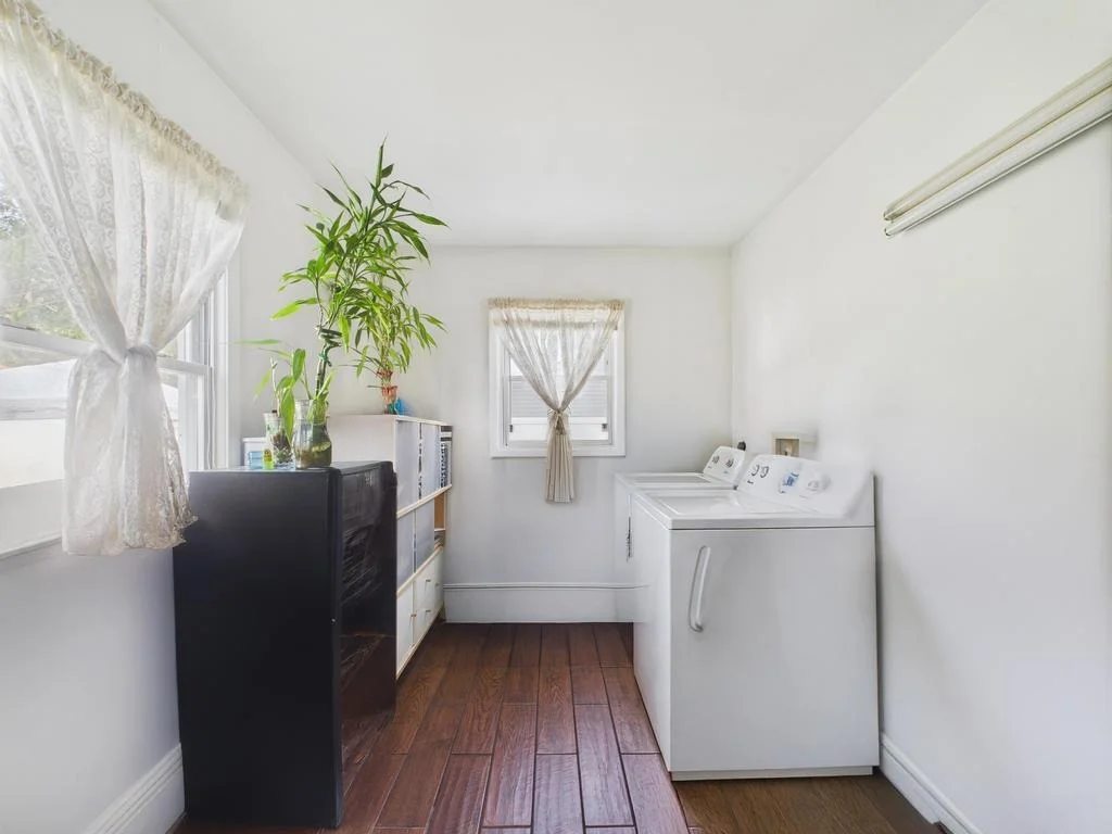 Photo of 335 Loring Road
