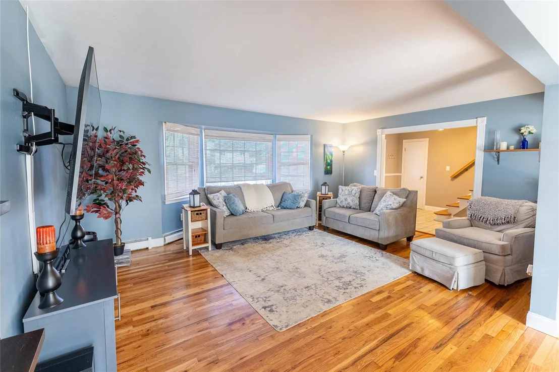 Photo of 120 Erlanger Boulevard