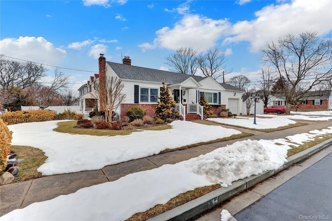 Photo of 2642 Clovermere Road