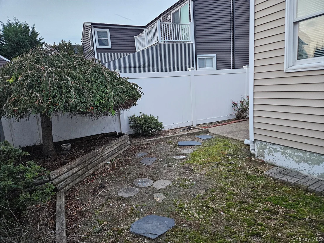 Photo of 132 Maple Avenue
