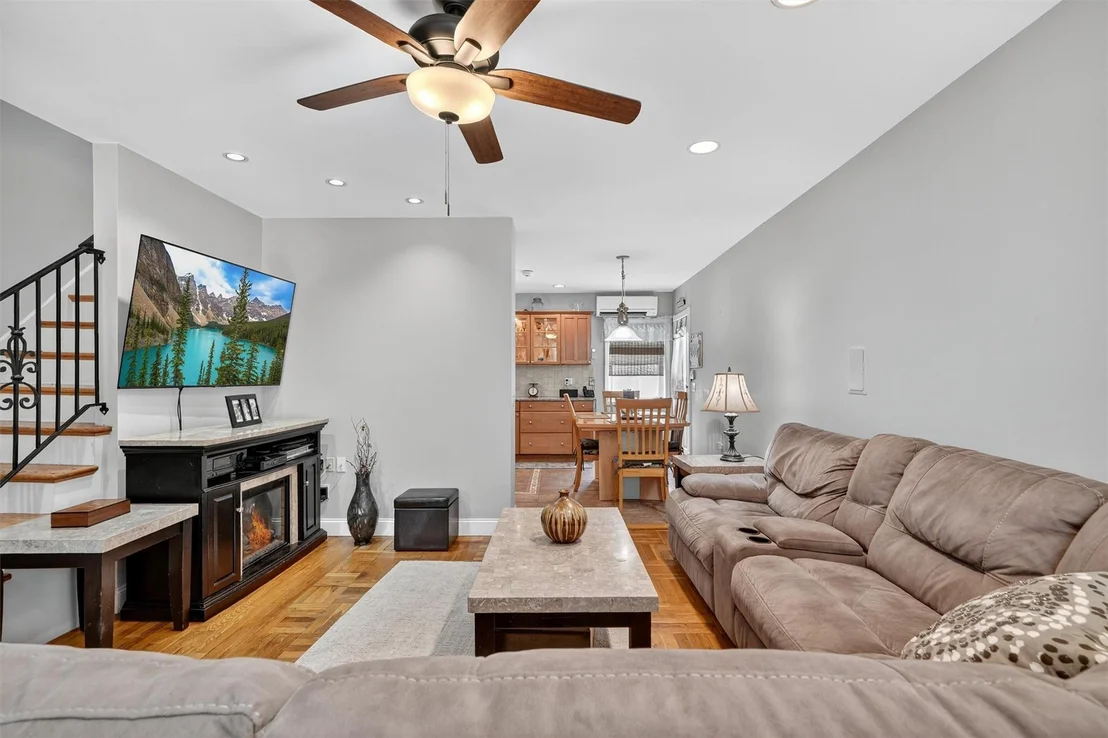 Photo of 767 Clarence Avenue
