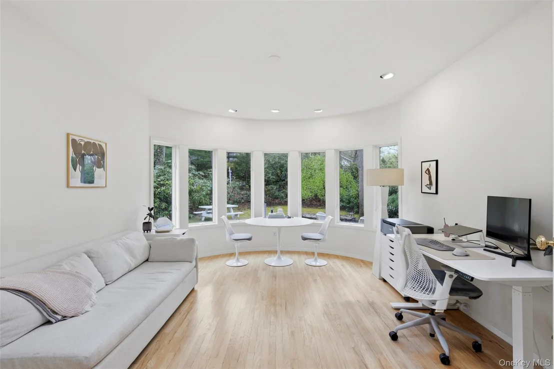 Photo of 33 Hillside Road