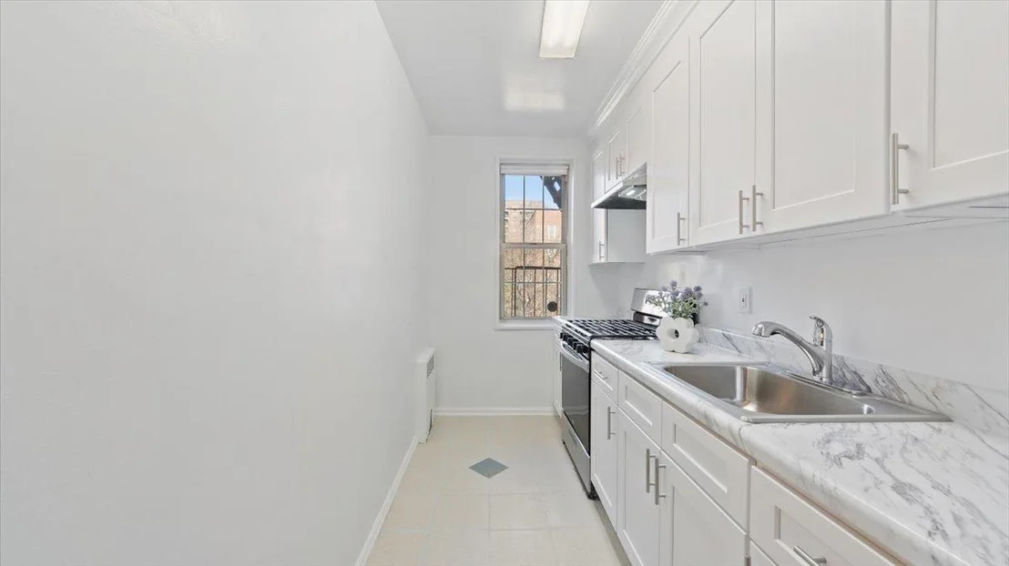 Photo of Unit B52 at 754 Bronx River Road