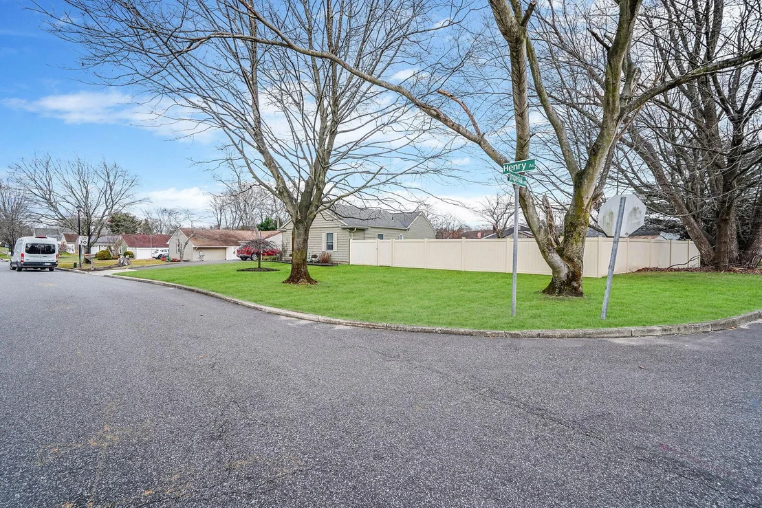 Photo of 48 Henry Avenue