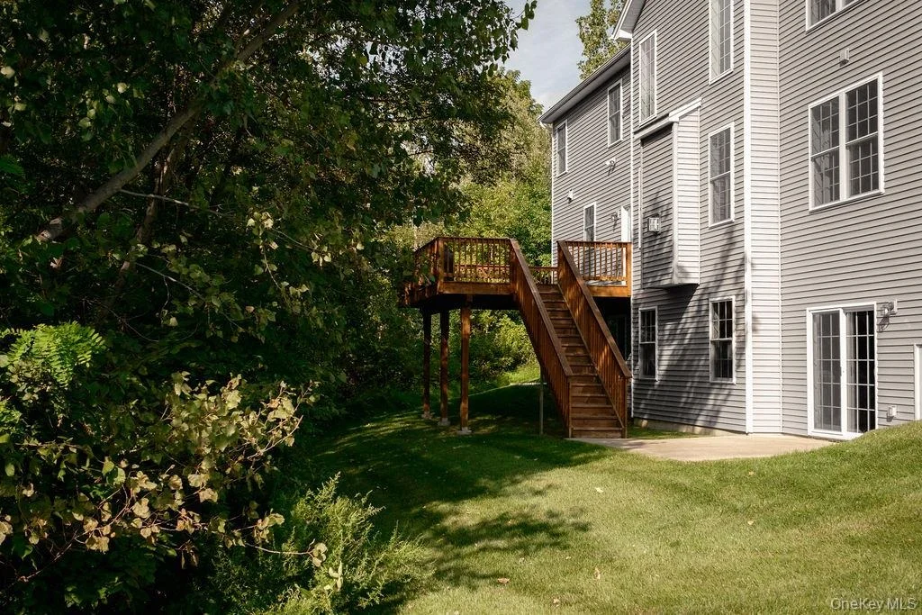 Photo of 136 Stratford Drive