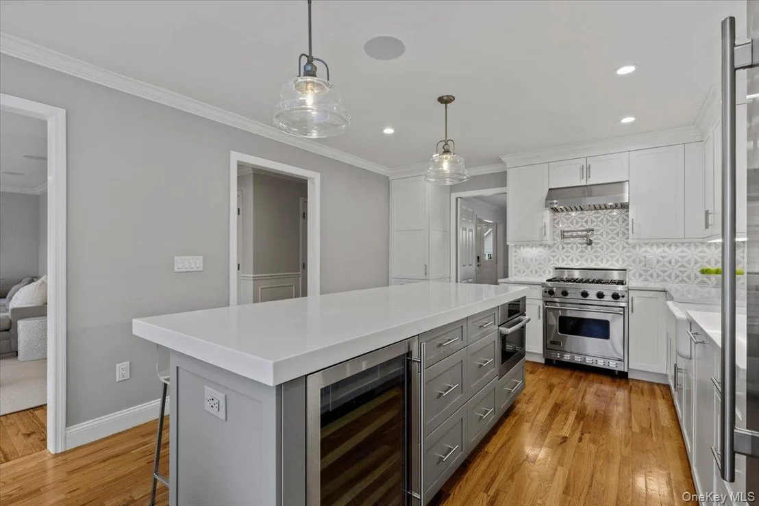 Photo of 76 Davis Avenue