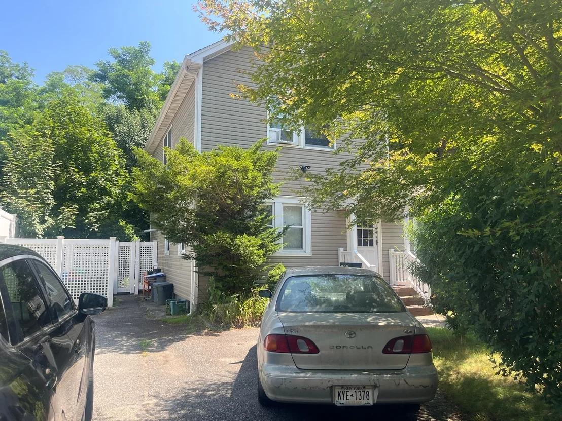 Photo of 123 Jefferson Drive