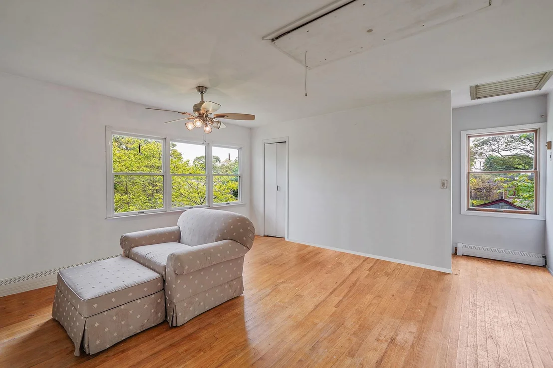 Photo of 2 Queen Drive