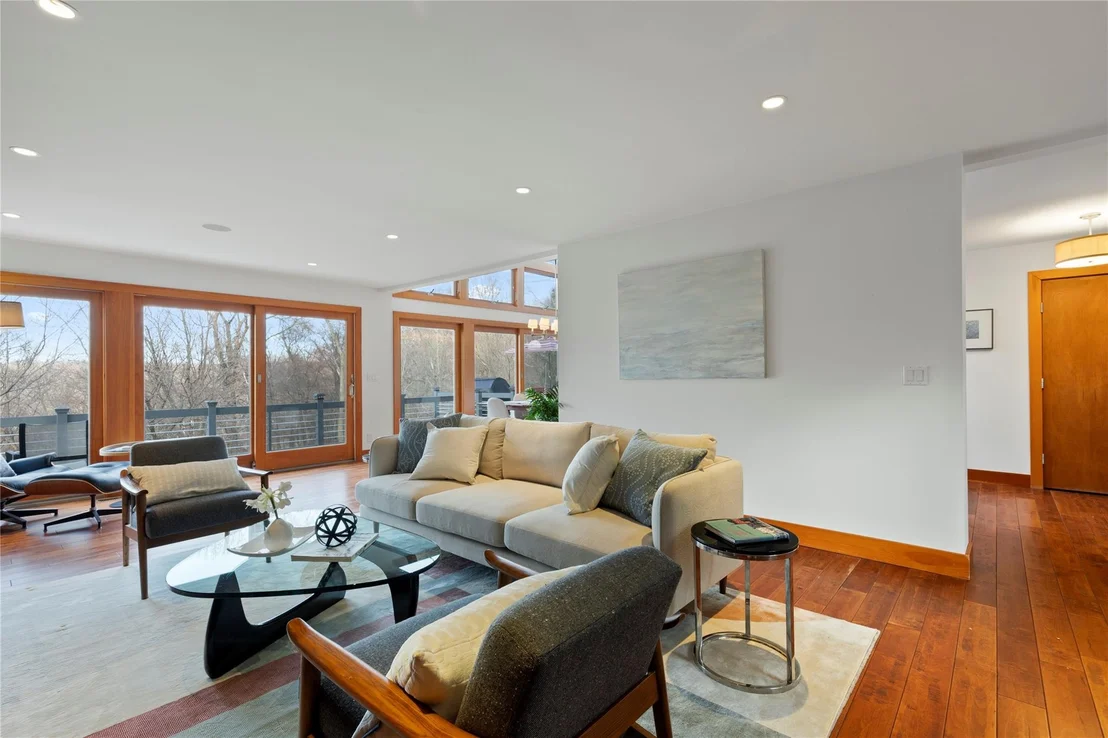 Photo of 44 Riverview Road