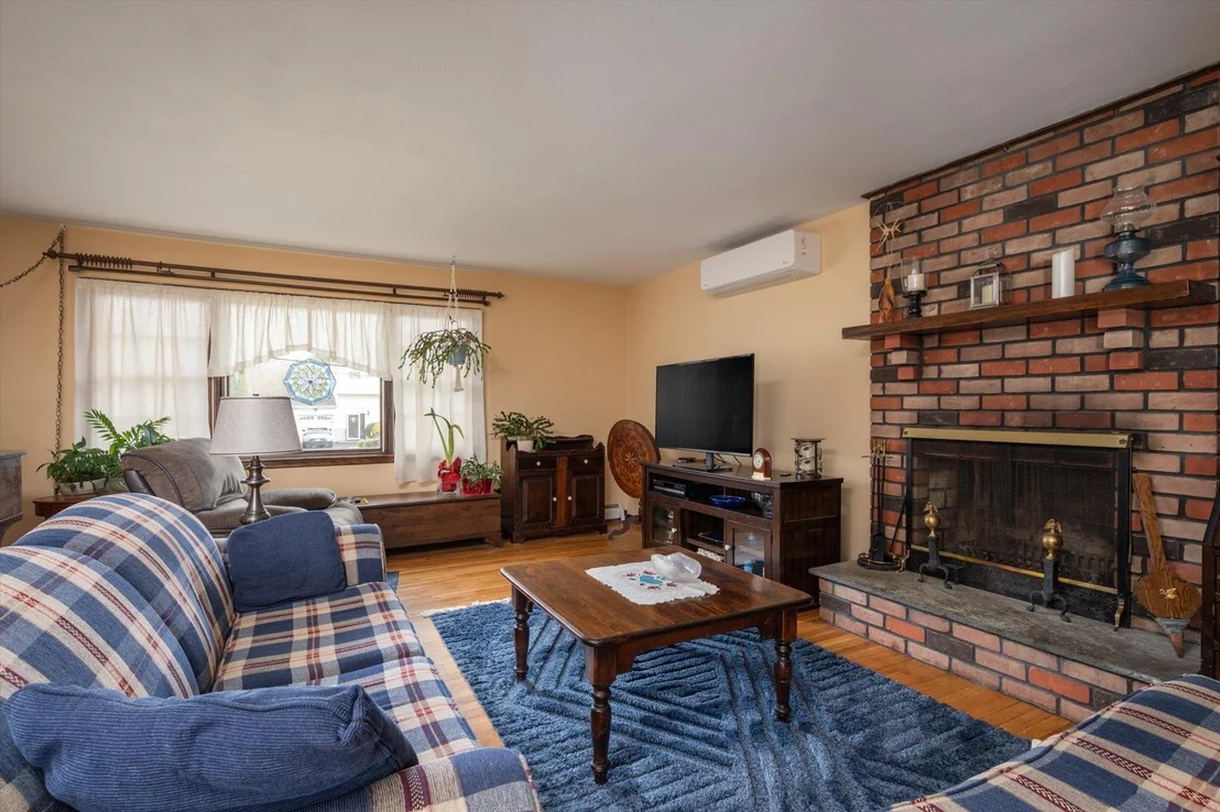 Photo of 18 Howe Road