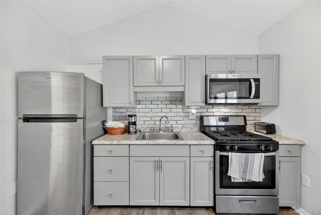 Photo of 457 Forest Road