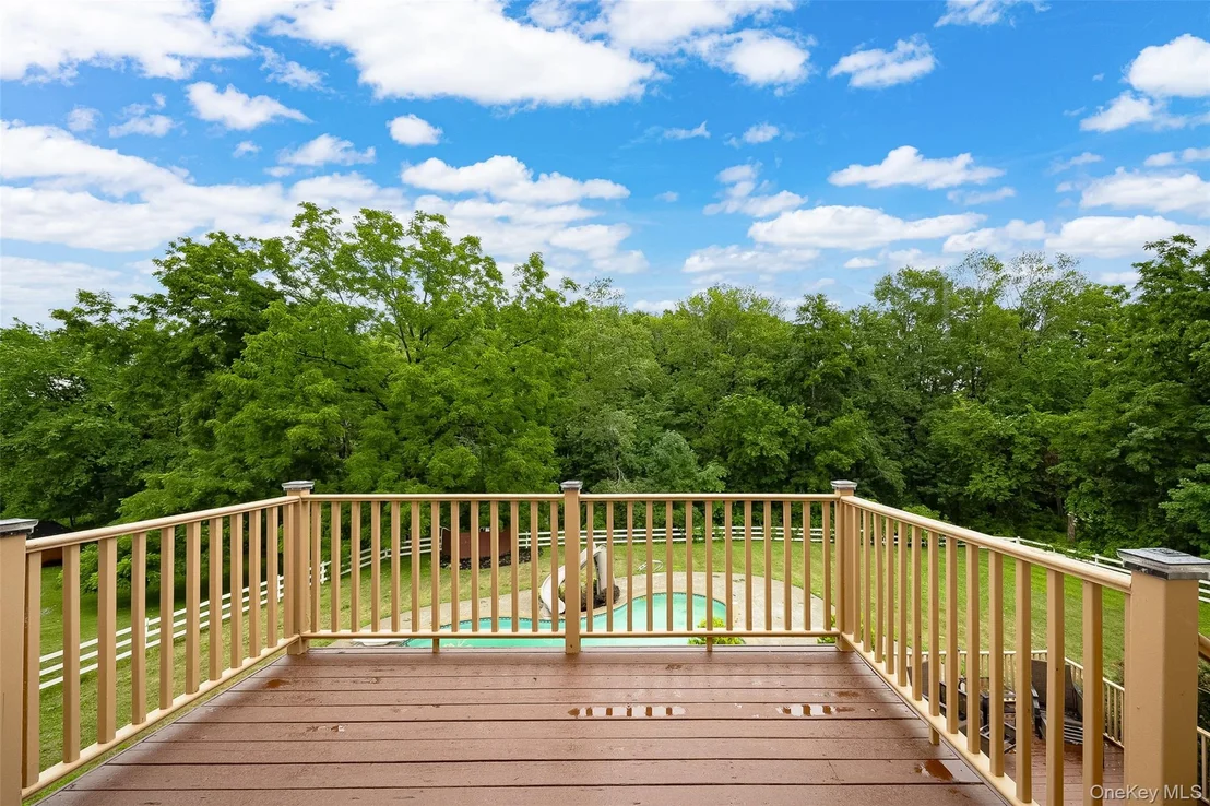 Photo of 7 Fox Run