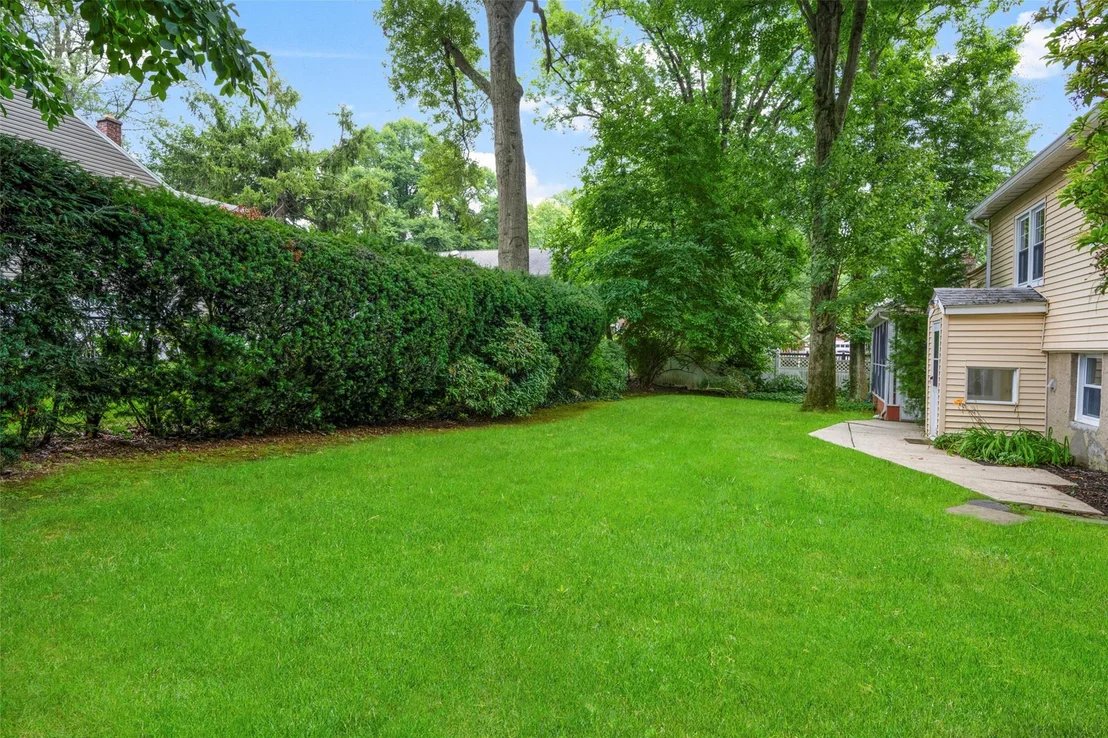 Photo of 320 Stuart Drive
