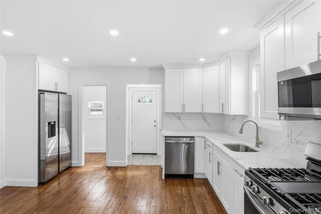Photo of 22 Colonial Avenue