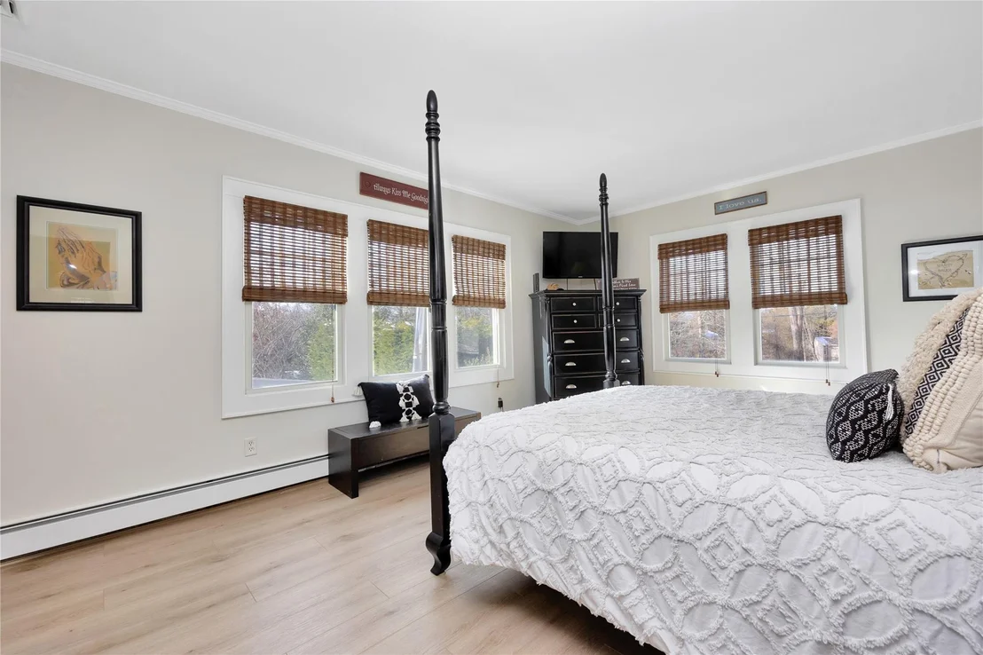 Photo of 32 Cedar Avenue Extension