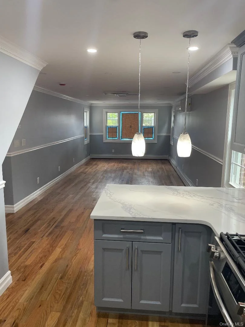 Photo of 839 Clarence Avenue