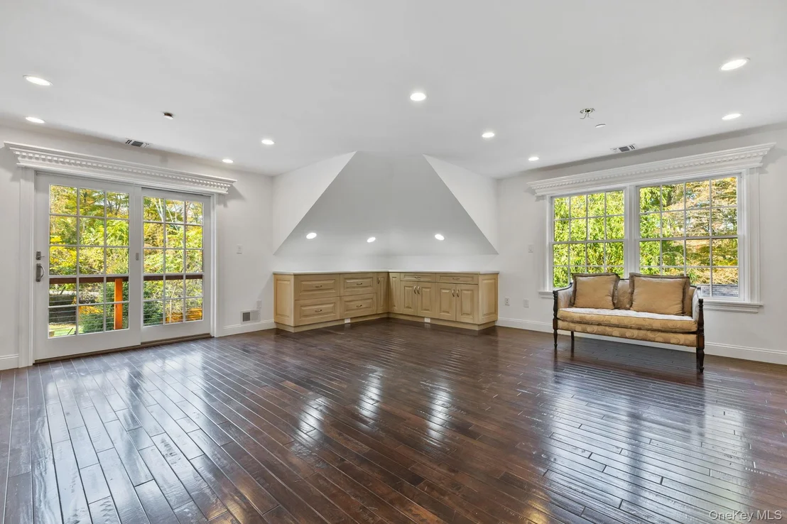 Photo of 675 Quaker Road