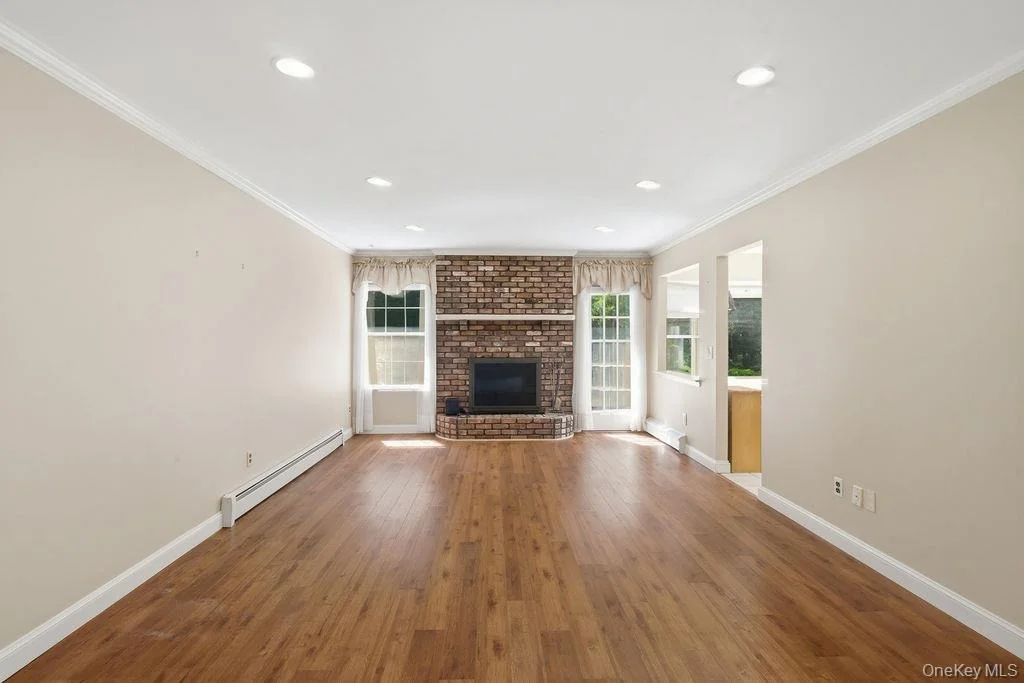Photo of 20 Oak Tree Drive