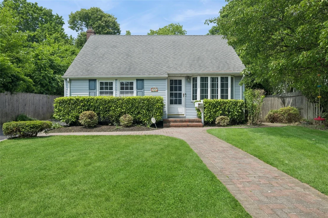 Photo of 15 W Hemlock Street