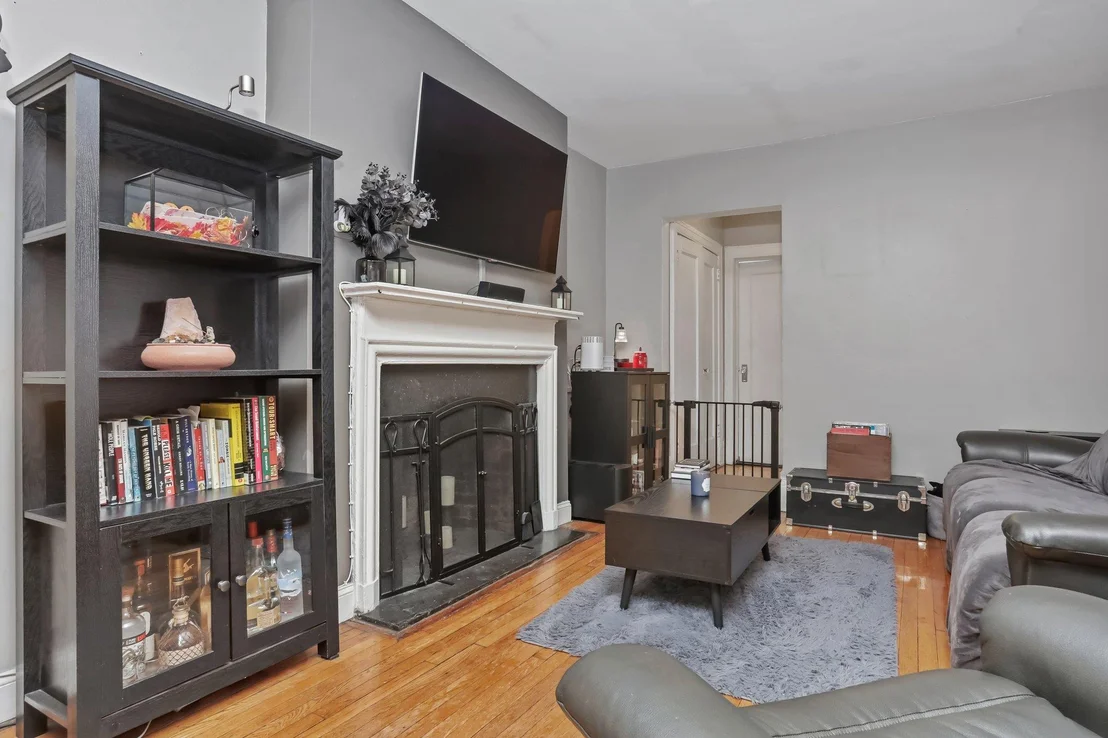 Photo of Unit 1D at 808 Bronx River