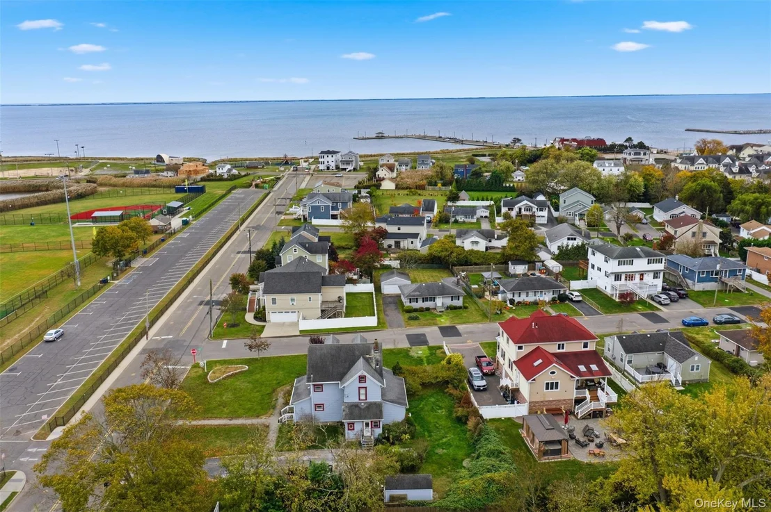 Photo of 366 Rider Avenue