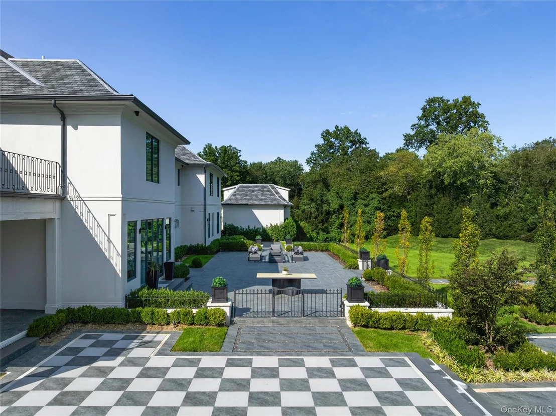 Photo of 18 Evergreen Way