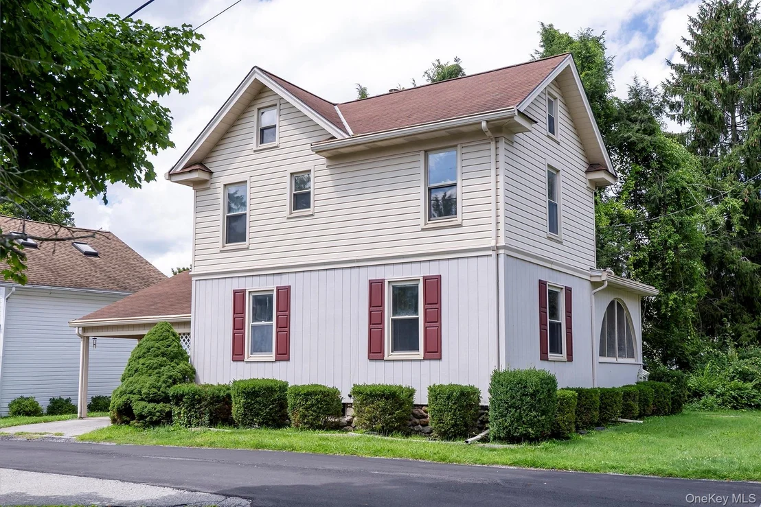 Photo of 7 Maple Avenue