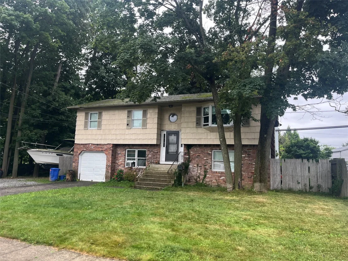 Photo of 64 Boulevard Avenue