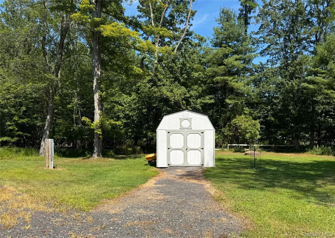 Photo of 484 Edison Timmerman Road