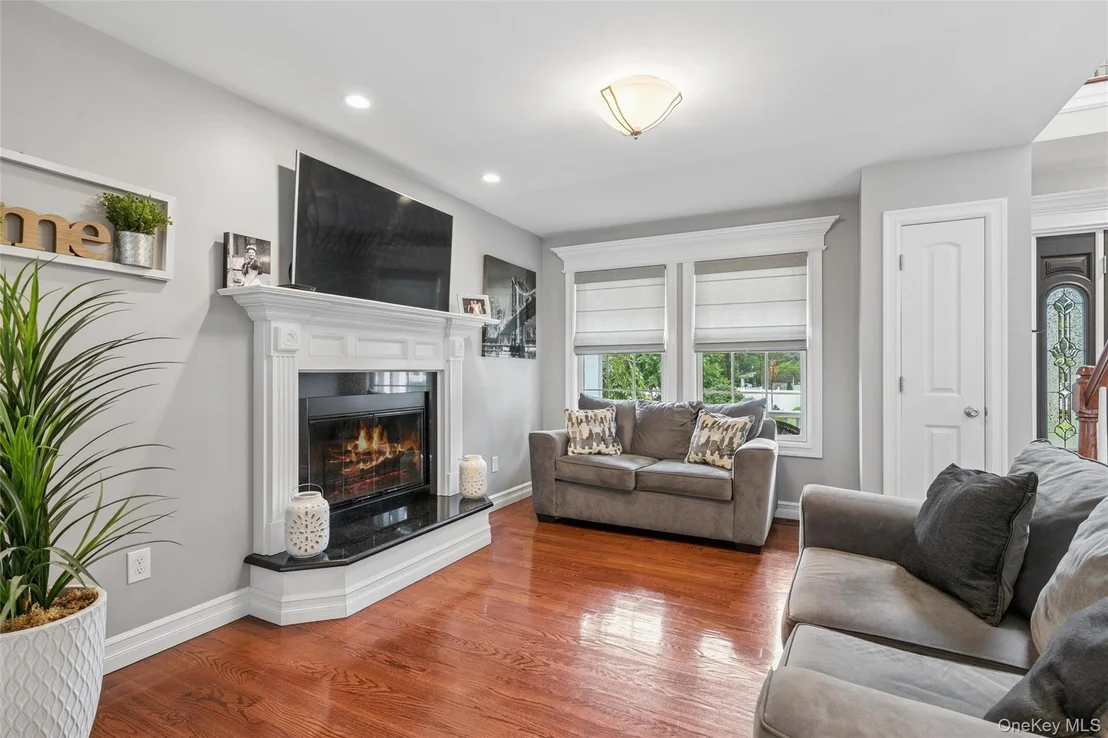 Photo of 406 Carnation Drive