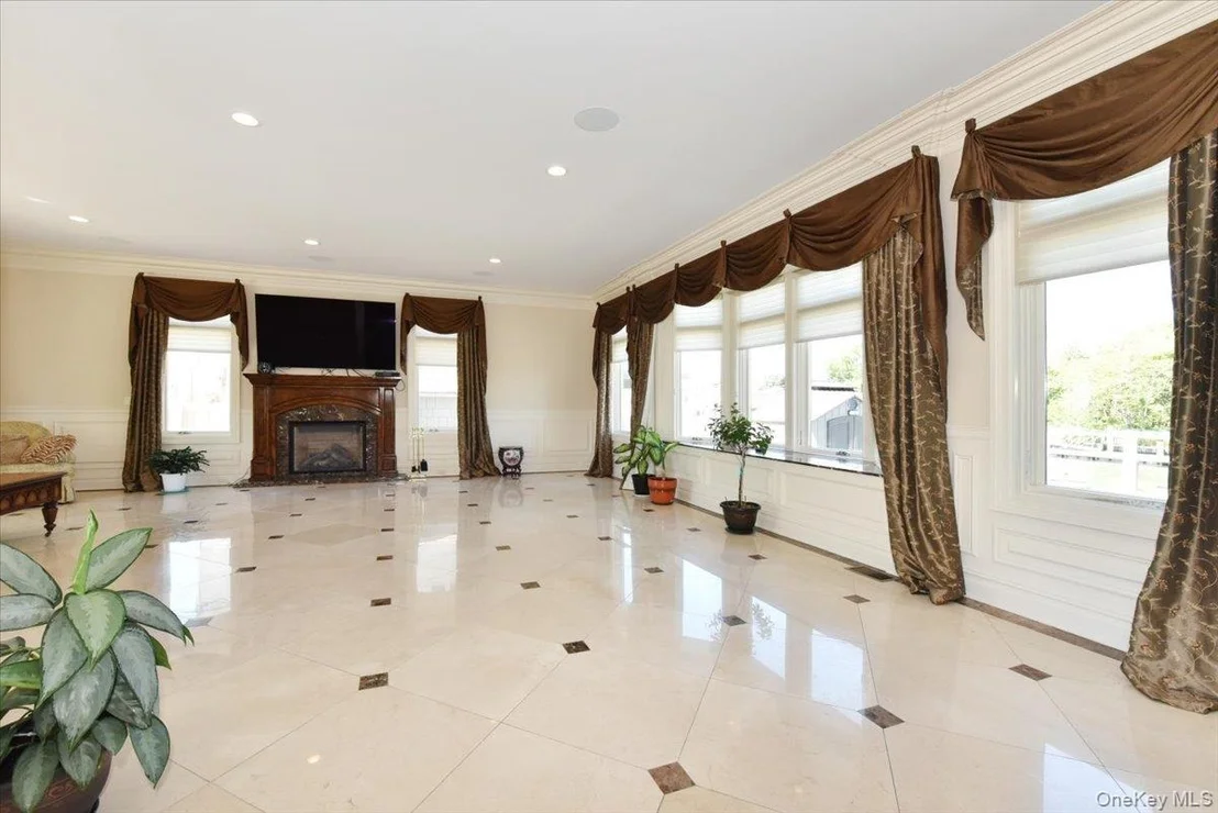 Photo of 3510 Riverside Drive